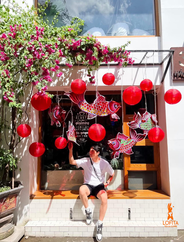 Lofita coffee 36 Hào Nam là một trong những quán cafe được trang trí Trung thu khá độc đáo. Ảnh: Lofita Tea & Coffee