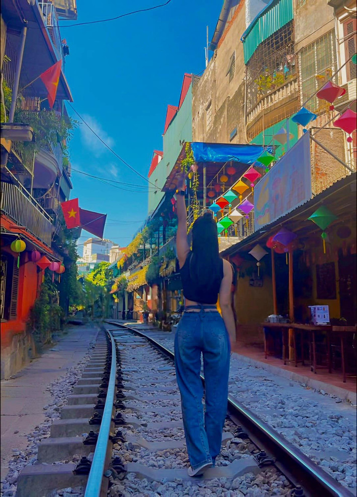Theo thông tin như trên, phố cà phê đường tàu sẽ chỉ còn thời gian hoạt động 3 ngày nữa trước khi hoàn toàn bị "xoá sổ". Ảnh: Thanh Thuỷ
