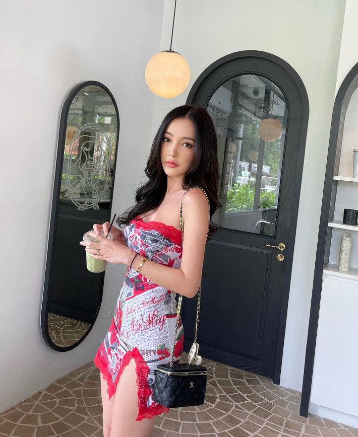 Để có được thân hình mảnh mai cùng làn da không tì vết, Rossarin Klinhom rất chú trọng chế độ ăn uống.