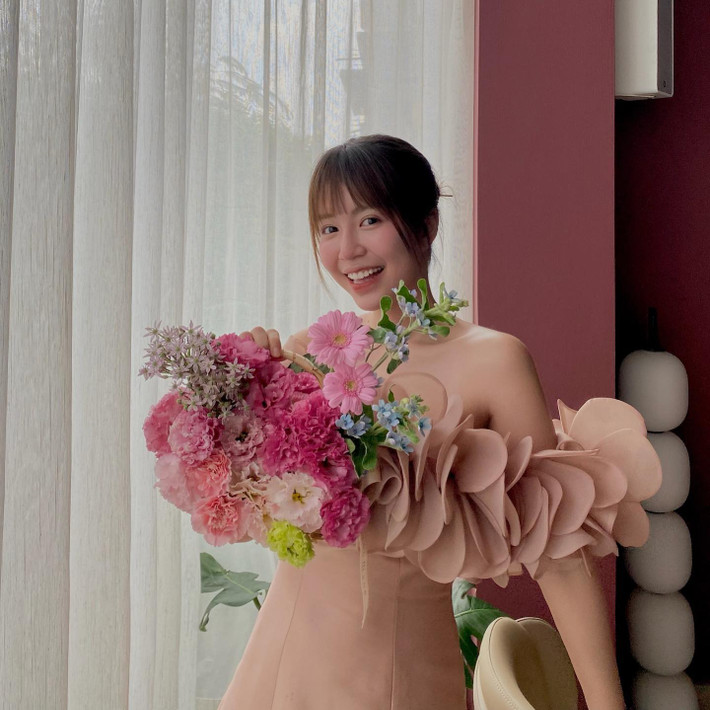 Hot girl Mẫn Tiên và chồng sắp cưới đều là những tên tuổi trong giới trẻ. Ảnh: FBNV