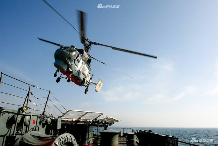 Trực thăng Ka-31 trong Hạm đội Thái Bình Dương chuyên thực hiện các nhiệm vụ săn ngầm và cảnh báo sớm. Việc sử dụng hệ thống cánh quạt đồng trục cho phép Ka-31 có khả năng hoạt động cơ động tốt hơn trong các điều kiện thời tiết xấu. Nguồn ảnh: Sina.