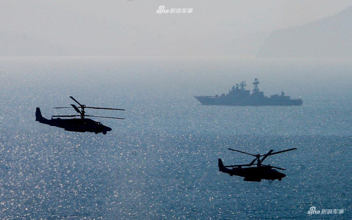 Các trực thăng chiến đấu Ka-52 Cá Sấu thuộc biên chế Hạm đội Thái Bình Dương. Các loại trực thăng dòng Ka rất dễ nhận ra với hệ thống cánh quạt đồng trục độc nhất vô nhị của mình. Nguồn ảnh: Sina.