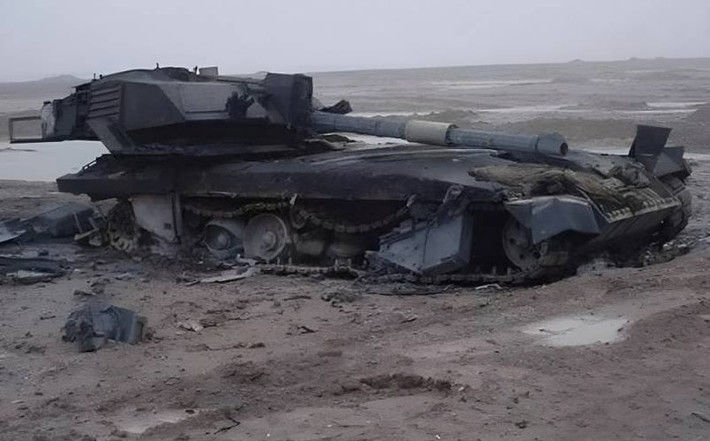 Cần lưu ý, xe tăng Challenger 2 đã bị Quân đội Nga phá hủy gần làng Rabotino theo hướng Zaporozhye. Đây là lần đầu tiên điều này xảy ra trong quá trình sử dụng phương tiện chiến đấu này suốt 3 thập kỷ qua.