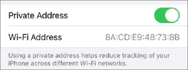 Nếu bạn đi tới Settings > Wifi, sau đó nhấn vào nút Information (i) bên cạnh mạng, tuỳ chọn “Private Address” sẽ được bật theo mặc định. Tính năng này có liên quan đến các vấn đề với mạng doanh nghiệp sử dụng địa chỉ MAC để đưa các thiết bị vào danh sách trắng. Bạn cũng có thể tắt tính năng này nếu gặp bất kỳ sự cố nào.
