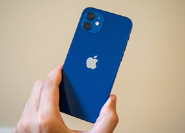 Dựa trên dữ liệu mà Wave7 thu thập từ các nhà mạng, iPhone 12 mini là mẫu ít phổ biến nhất tại Mỹ trong số các mẫu iPhone mới được Apple trình làng. Trong tháng đầu tiên lên kệ, chiếc điện thoại này chỉ chiếm 4% – 5% doanh số bán hàng tại mỗi nhà mạng lớn.