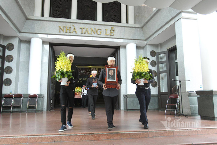 Vợ nhạc sĩ Văn Ký - bà Thanh Trầm qua đời từ 12 năm trước. Họ có năm người con, một người đã mất.