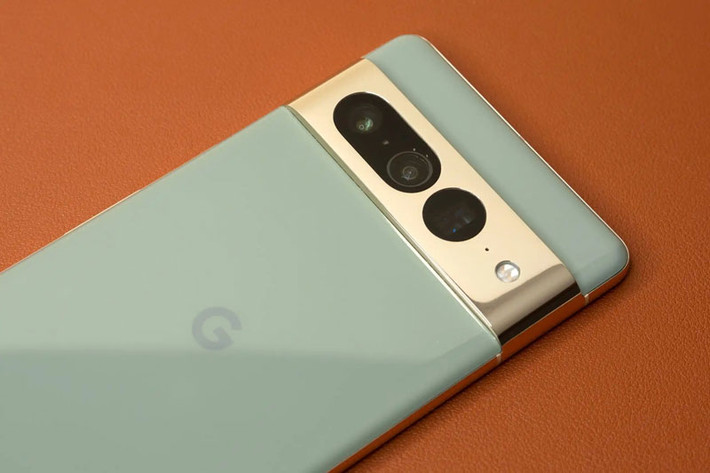 =3. Google Pixel 7 Pro (147 điểm).