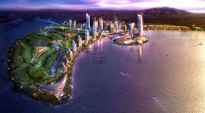 Năm 2008, Dự án Sunrise Bay hay còn gọi là Khu Đô thị mới Quốc tế Đa Phước được giới thiệu như một siêu dự án bất động sản lấn biển tại Đà Nẵng, mang vẻ đẹp tuyệt mỹ, tọa lạc tại vị trí đắc địa nhất của thành phố. Nhìn trên cao xuống dự án tựa như vầng trăng khuyết nên ngay từ ban đầu đã được gọi với tên mỹ miều - dự án " Vầng trăng khuyết".