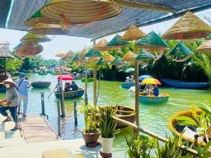 Điểm dừng chân cũng thật độc đáo.