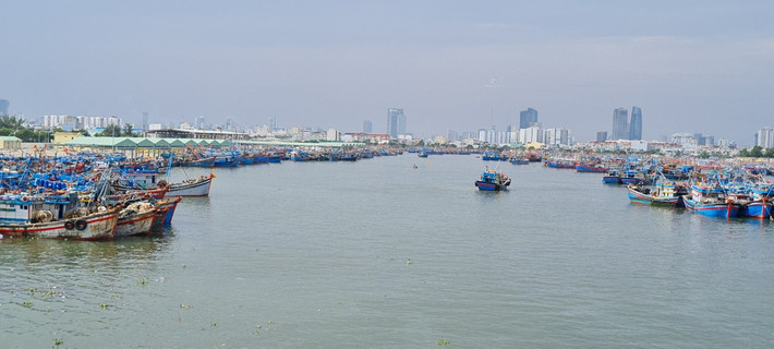 Chủ tịch UBND thành phố Lê Trung Chinh cho biết, hiện nay, Đà Nẵng đã triển khai các biện pháp sẵn sàng ứng phó khi bão Noru đổ bộ, đảm bảo an toàn cho nhân dân. >>> Mời độc giả xem thêm video Quỹ đạo và cường độ bão Conson rất phức tạp, khó lường: