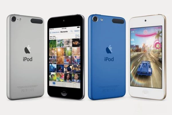 Apple đã giới thiệu iPod touch hoàn toàn mới, được nhiều người gọi là "iPhone không thể gọi điện" vào thời điểm ra mắt. Do sự chồng chéo các chức năng từ iPhone, vị trí của iPod touch có vẻ mơ hồ, và thị trường màn hình lớn bị chiếm lĩnh vững chắc bởi dòng iPad, điều này khiến iPod touch trở nên lép vế.