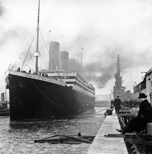 Titanic được chạy thử tại Belfast trước khi di chuyển tới Southampton, chuẩn bị cho chuyến ra khơi đầu tiên và cũng là cuối cùng.
