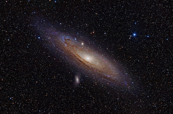 Mặt Trời của chúng ta chỉ là một trong số hàng tỉ ngôi sao thuộc thiên hà Milky Way (Dải Ngân Hà), và chính thiên hà của chúng ta cũng chỉ là một trong hàng trăm tỉ thiên hà khác.