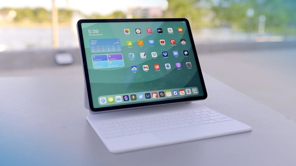 Nhà phân tích Ming-Chi Kuo dự đoán iPad Air 2022 vẫn dùng màn hình IPS LCD như bản tiền nhiệm. iPad Air thế hệ 5 sẽ sử dụng chip xử lý A15 Bionic tương tự iPhone 13 và iPad mini 2021.