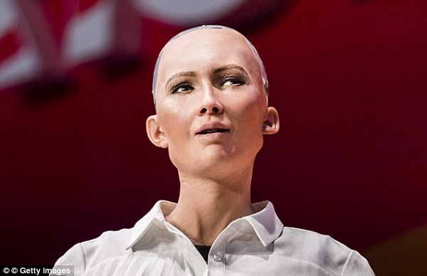 Nhà sản xuất Hanson Robotics có trụ sở tại Hongkong đã lên kế hoạch sản xuất hàng loạt robot Sophia và 3 robot khác.