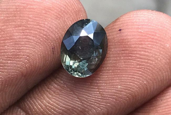 Đây là một dạng khoáng chất silicat với các thành phần tạo nên gồm beryllium (Be), magiê (Mg) và nhôm (Al). Viên đá Musgravite lớn nhất cho đến nay có trọng lượng là 5.74 carat, giá trị của nó rơi vào khoảng 35.000 USD/carat.