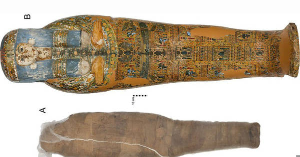 Xác ướp Shep-en-Isis được tìm thấy trong ngôi đền nhà xác của pharaoh Hatshepsut ở lưu vực thung lũng Deir el-Bahari, bờ Tây sông Nile. Nàng nằm trong một ngôi mộ gia đình cùng với cha, một quý tộc giàu có, thuộc dòng dõi các thầy tu, được học hành nề nếp và có bằng cấp chính quy.