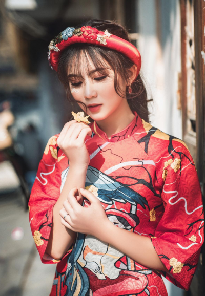 Điểm cộng khiến Trang lưu dấu ấn với người đối diện chính là nụ cười tươi như nắng tỏa.
