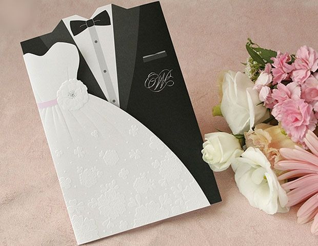 Trước đó, trên MXH đã xuất hiện không ít đám cưới sử dụng thiệp mời theo trào lưu thời công nghệ 4.0. Điều thú vị là dù trông rất đơn giản nhưng tấm thiệp thể hiện được sự sáng tạo và thức thời của cô dâu, chú rể.