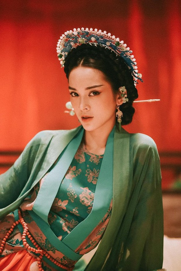 Trước đó, trong một bài phỏng vấn nàng single mom đắt giá của showbiz từng khẳng định rằng mình chỉ làm răng sứ còn lại nhan sắc là 100% tự nhiên.