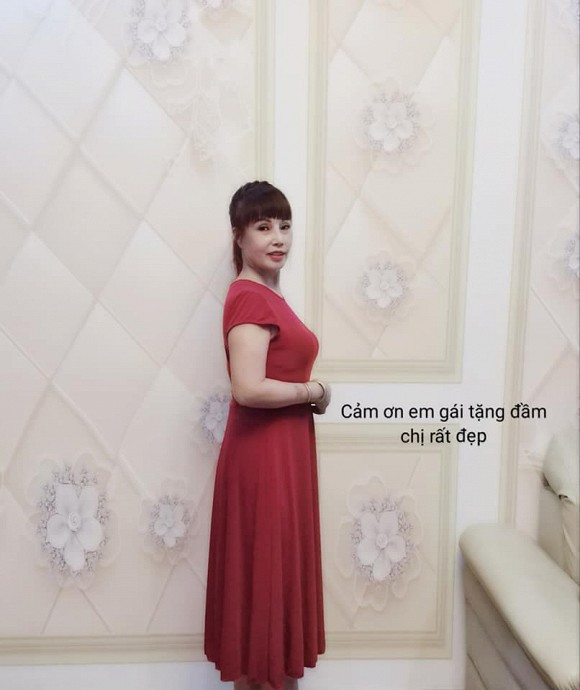 Qua những hình ảnh mà cô Sao mới đăng tải có thể thấy gương mặt của cô đã dần cân đối hơn sau biến chứng của phẫu thuật thẩm mỹ thời gian qua.