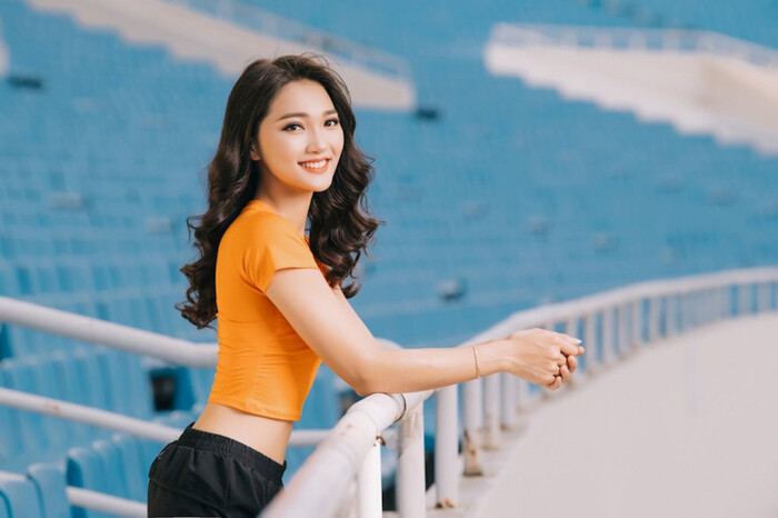 Nàng WAG này hiện tại đã có sự nghiệp khá phát triển khi với mác người đẹp từng của cuộc thi nhan sắc nổi tiếng.