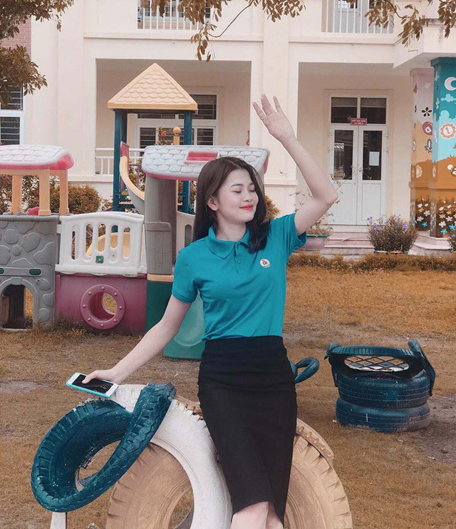 Cao Thị Linh (sinh năm 1997) là nữ giáo viên xinh đẹp của trường Mầm non Diễn Lợi, Nghệ An. Thời gian qua, hình ảnh của Linh được chia sẻ trên mạng xã hội, nhận về nhiều lời khen ngợi cho ngoại hình xinh xắn, dễ thương.