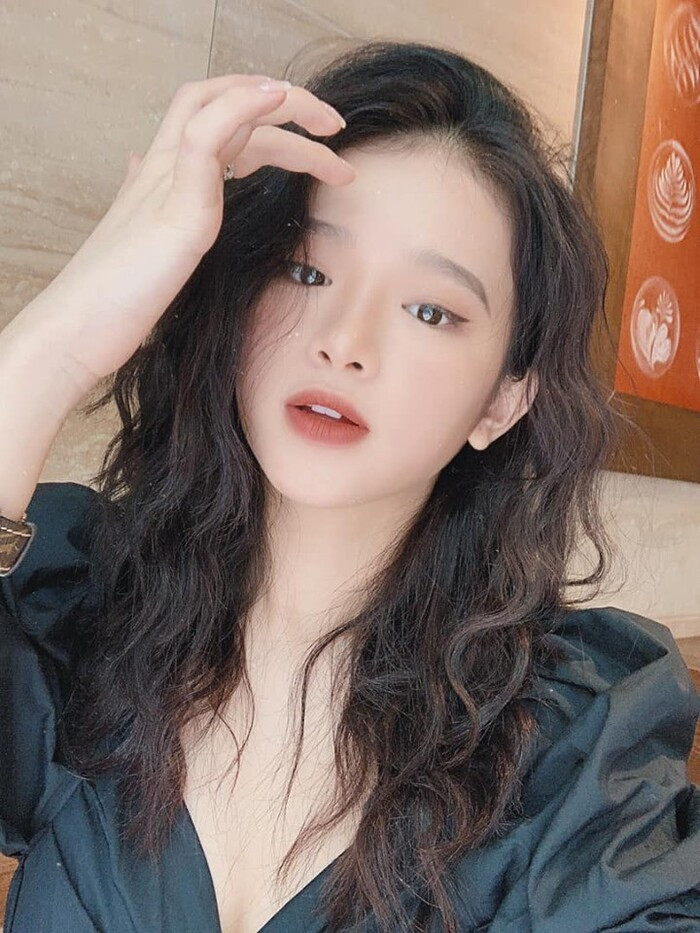 Hot girl 10x cũng quyết định dấn thân vào showbiz với kế hoạch cụ thể để khẳng định năng lực của mình.