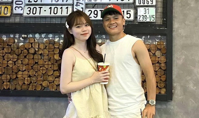 Cách đây không lâu trên MXH rộ lên thông tin về công việc của Huỳnh Anh, được biết cô nàng từng làm gia sư dạy tiếng Anh, rất dễ thương và có học thức.