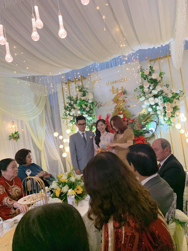 Được biết, hình ảnh ăn hỏi của Nhật Lê được bạn thân chia sẻ lên MXH.