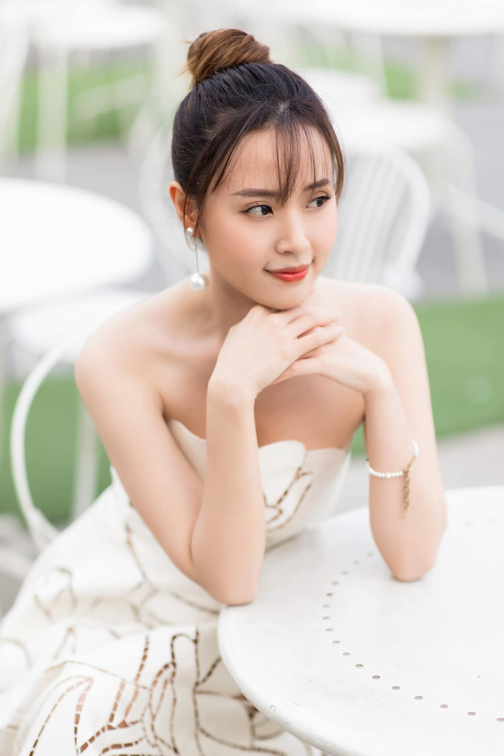 Midu quan niệm nếu gặp đúng người thì lấy chồng lúc nào cũng được, miễn mình sẵn sàng. Ảnh: FBNV