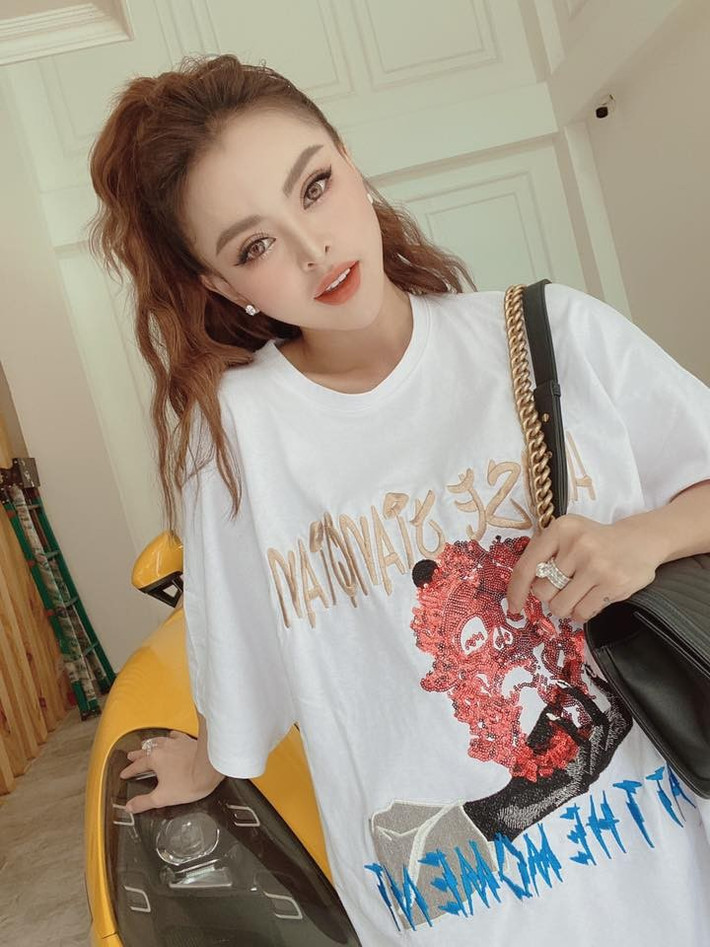 Cuối năm 2019, lại xuất hiện đoạn "clip nóng" mà nữ chính bị cho là Trang Nemo, tuy nhiên, nữ chủ shop sau đó đã phủ nhận.