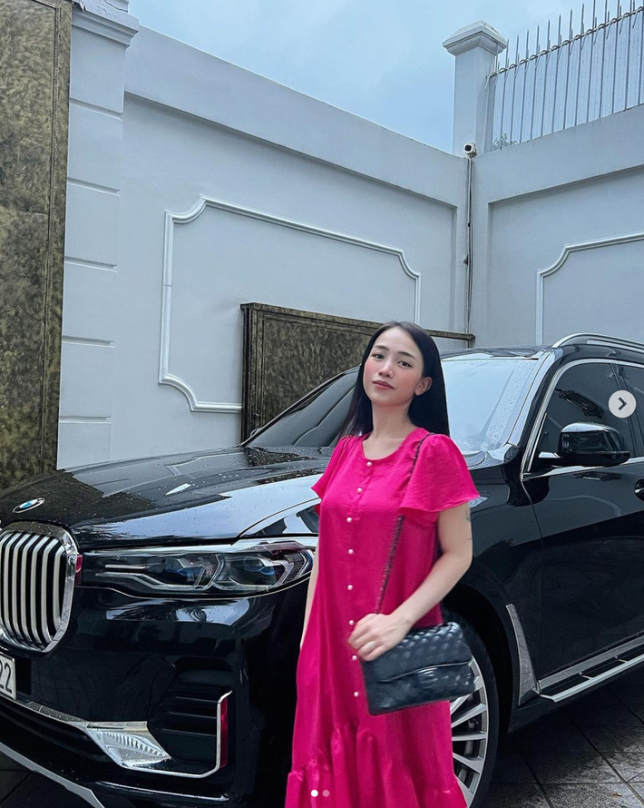 Sau khi thông báo mang bầu tập 2, Joyce Phạm dường như thoải mái hơn trong việc chia sẻ ảnh về bản thân trên mạng xã hội.