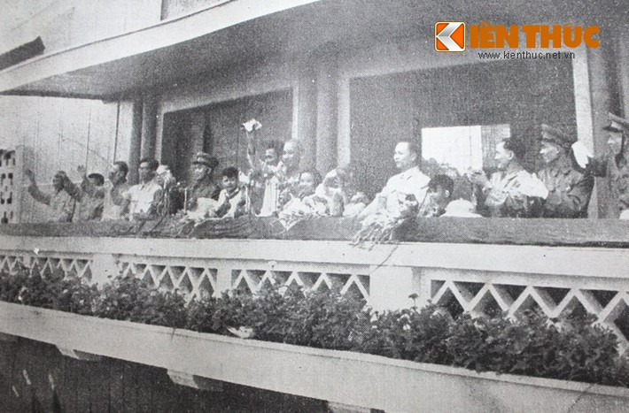 Cuộc diễu binh ngày 2/9 của Việt Nam được tổ chức vào ngày 2/9/1955 nhân dịp 10 năm ngày thành lập đất nước. Cuộc diễu binh này cũng tổ chức trong thời điểm rất đặc biệt khi trước đó chỉ hơn 1 năm, Việt Nam chiến thắng vang dội trong cuộc kháng chiến chống Pháp.