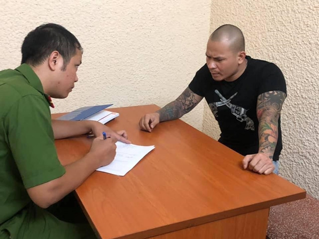 Ngày 13/8, Quang "Rambo" bị công an Hà Nội bắt giữ để điều tra cáo buộc cưỡng đoạt tài sản.
