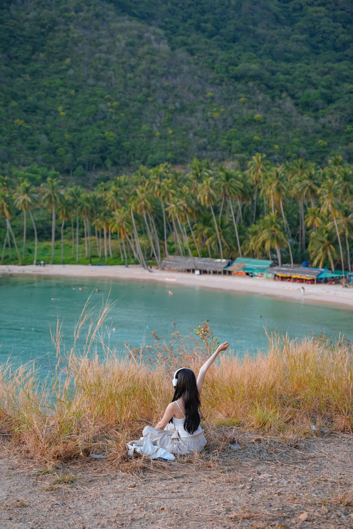 Với vẻ đẹp nguyên sơ, không khí trong lành, con người hiền hòa và vô số trải nghiệm hấp dẫn, Nam Du hứa hẹn sẽ mang đến cho du khách một kỳ nghỉ lễ 30/4 - 1/5 đáng nhớ và đầy ắp kỷ niệm. Ảnh Phương Tali