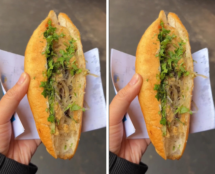 Không dừng lại ở món ăn truyền thống, dân dã, đất kinh kỳ đem đến cho du khách bánh mì miến - sự kết hợp bất ngờ giữa 2 món ăn tưởng chừng không liên quan là bánh mì giòn rụm và miến xào. Những sợi miến dong dai ngon được xào thấm đẫm gia vị với thịt băm, mộc nhĩ, hành tây. Sau đó, người bán đem nguyên liệu đặc biệt này giữa ổ bánh mì mới ra lò, vẫn còn giữ được độ giòn tan. Bánh mì hòa quyện miến xào mềm, thấm vị là lựa chọn vừa tiện lợi cho bữa sáng hay bữa xế, lại lạ miệng, khiến người thưởng thức phải tò mò. Ảnh Internet
