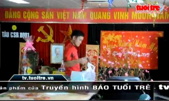 ... hoa đào, hoa mai...