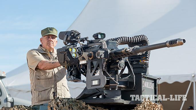Ưu điểm của các loại súng Chain Gun đó là tốc độ bắn cực kỳ nhanh, như khẩu minigun có thể đạt tốc độ lên tới 3000 viên mỗi phút tương đương với khoảng 50 viên mỗi giây. Độ giật cực kỳ ít hoặc không có độ giật cũng là một ưu điểm đặc biệt của Chain Gun. Nguồn ảnh: Tacticallife.