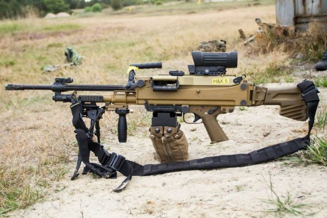 Không những vậy, khẩu súng máy H&K MG5 của Đức thậm chí còn tồi tệ hơn. Quân đội Đức chỉ nhận ra sự tồi tệ của khẩu súng này sau khi đã đặt hàng gần 13.000 khẩu với giá trị khoảng 222 triệu USD. Nguồn ảnh: BI.