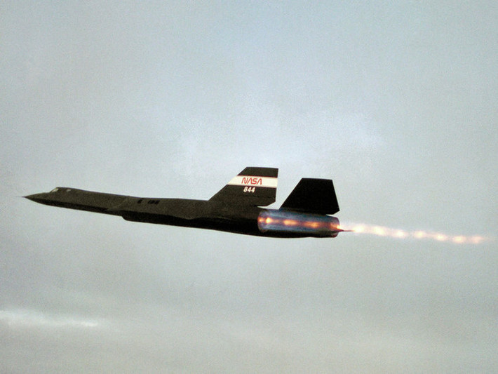 Những chiếc SR-71 còn nguyên vẹn sau đó đã được Không quân Mỹ chuyển giao cho NASA - Cơ quan hàng không vũ trụ Mỹ và tiếp tục sử dụng SR-71 vào các thí nghiệm nghiên cứu khoa học. Nguồn ảnh: BI.