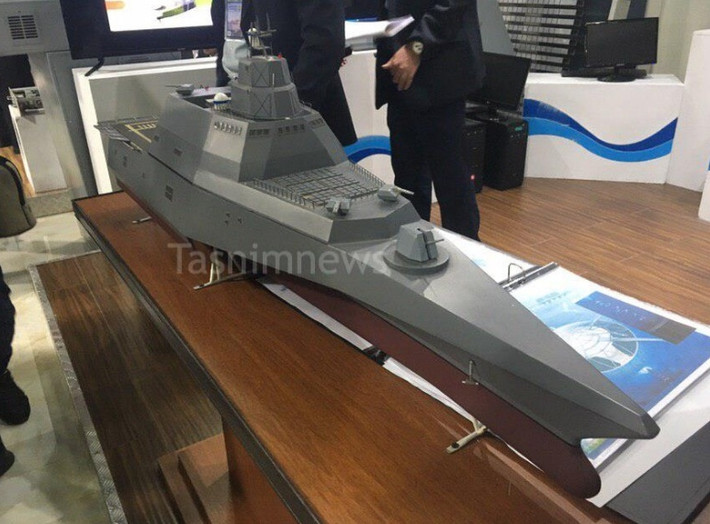 Loại chiến hạm mới được Iran xếp vào hàng khu trục hạm và nằm trong Đề án Hormuz, tàu có thiết kế rất giống tàu chiến 3 thân LCS của Hải quân Mỹ. Tàu Đề án Hormuz còn được biết đến với tên Mowj-6. Thiết kế con tàu chính thức ra mắt công chúng trong sự kiện được tổ chức ở Tehran hồi cuối tháng 11/2019.