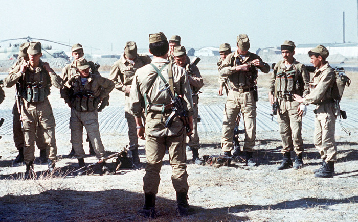 Tháng 9/1985, các tay súng khủng bố thuộc Tổ chức Giải phóng Hồi giáo trung thành với Hezbollah đã bắt cóc bốn nhà ngoại giao Liên Xô ở thủ đô Beirut của Lebanon. Nguồn ảnh: Pinterest.