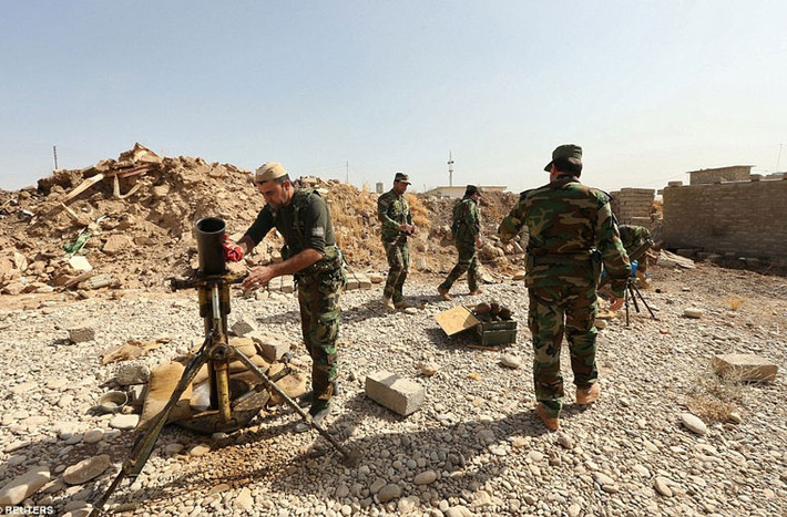 Khoảng 30.000 lính Iraq được kì vọng sẽ tham gia chiến dịch này dưới sự hỗ trợ của đặc nhiệm Mỹ và chiến đấu cơ của liên quân quốc tế. Ngoài lính chỉnh phủ Iraq, chiến dịch lần này còn có sự tham gia của lực lượng Peshmerga của người Kurd.