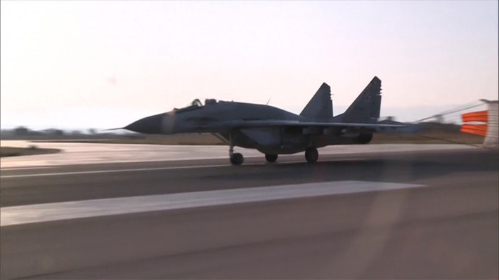Gương mặt "sáng sủa" nhất trong dàn chiến đấu cơ của Syria chính là tiêm kích MiG-29. Phiên bản MiG-29 mà Syria đang sở hữu là bản MiG-29SMT. Nguồn ảnh: Tube.