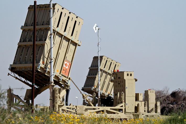 Theo đó nếu Israel triển khai các hệ thống Iron Dome và phòng không tại vùng Safed của nước này, thì họ có thể kiểm soát khoảng hơn 50km không phận tính từ biên giới Israel vào bên trong nội địa Syria, còn con số ở Lebanon là lên đến hơn 60km. Quan trọng nhất là Iron Dome có tầm bao quát toàn bộ cao nguyên chiến lược Golan. Nguồn ảnh: Airforce Technology.