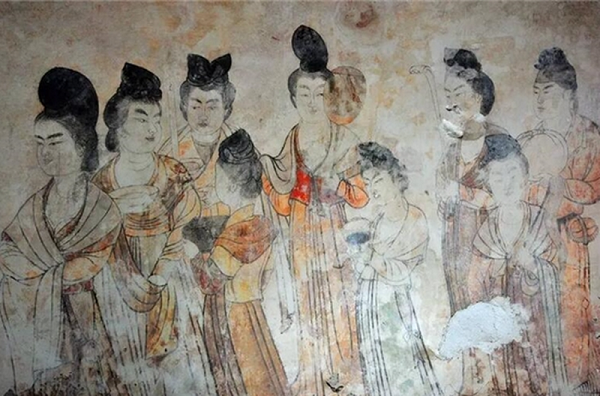 Văn bia của cô ấy lại nói rằng cô đã chết vì sinh con - xương chậu của cô nhỏ hơn nhiều so với những phụ nữ khác cùng tuổi. Một giả thuyết khác cho rằng cô ấy có thể đã bị sẩy thai sau khi nghe tin anh trai và chồng bị hành quyết.