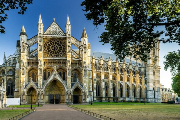 Vua của England, Edward V và anh trai của ông, Richard của Shrewsbury, được gọi là "Các hoàng tử trong tháp" vì họ đã bị sát hại tại Tháp London vào thế kỷ 15. Người ta nói rằng họ đã bị sát hại bởi Gloucester để ông có thể giữ lại quyền lực của mình.