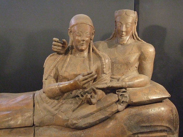 Những phát hiện này cho thấy rằng người Etruscans thực sự mang một hồ sơ di truyền chung với các nhóm dân cư đương đại lân cận khác như người Latinh ở Rome.