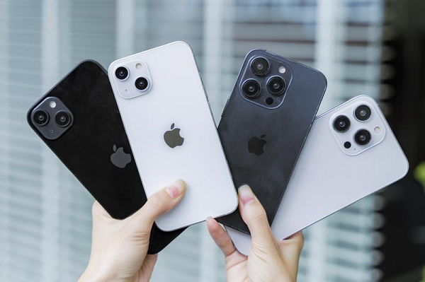iPhone 14 Max dự kiến sẽ nằm trên iPhone 14 trong dòng sản phẩm và có màn hình 6,7 inch giống như iPhone 12 Pro Max và iPhone 13 Pro Max.